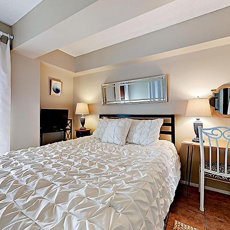 Seawall Apartments Galveston Szoba fotó